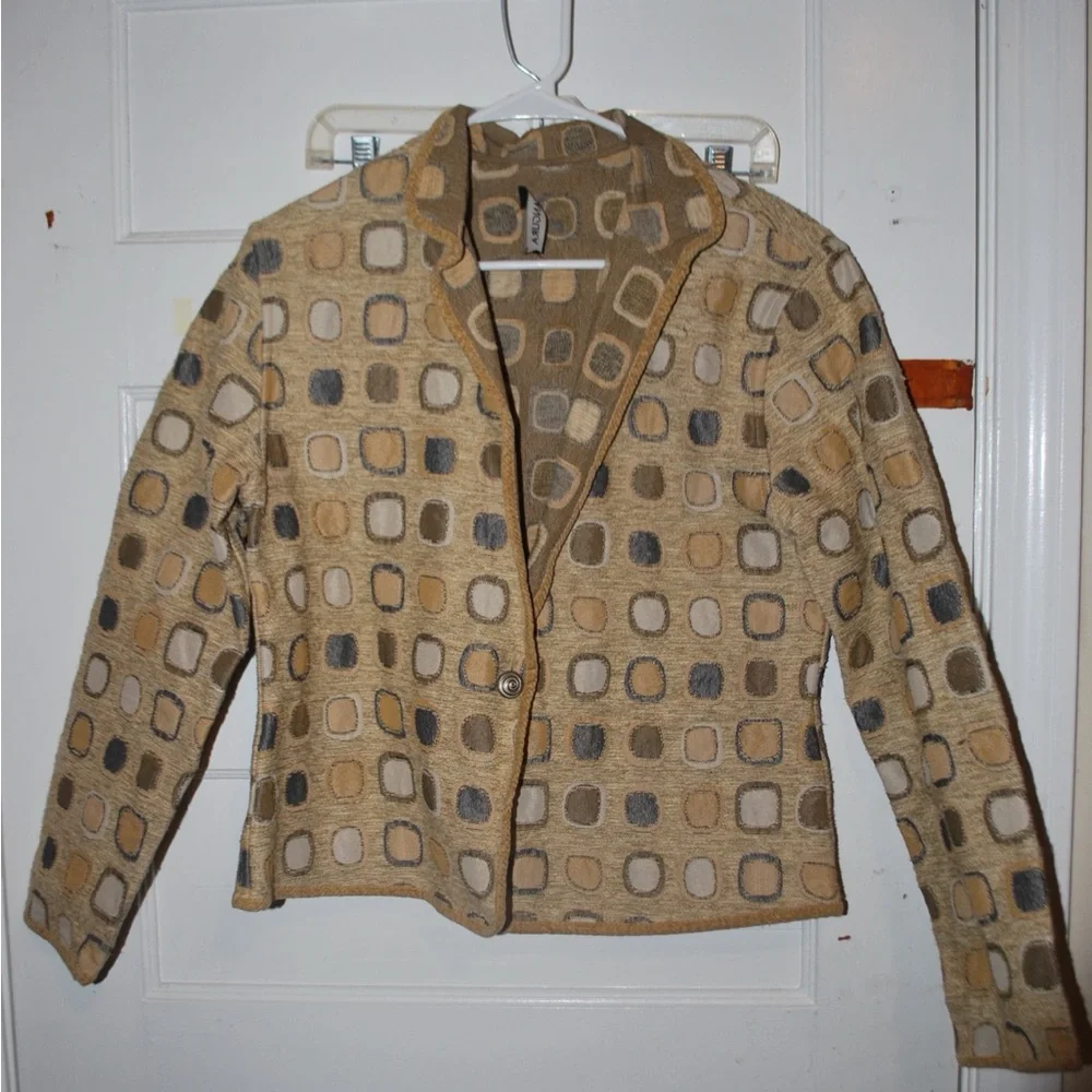 Geometric Patterned Tan Jacket - Picture 1 of 2